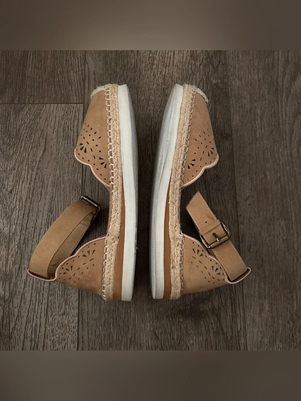 Torrid Eyelet Sport Espadrille Flat Shoes Size 8.5 WW